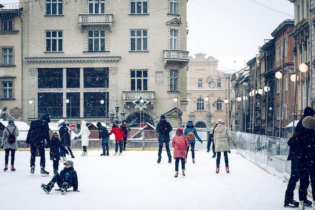 Skating rinks in Lviv. Prices, locations and schedule.